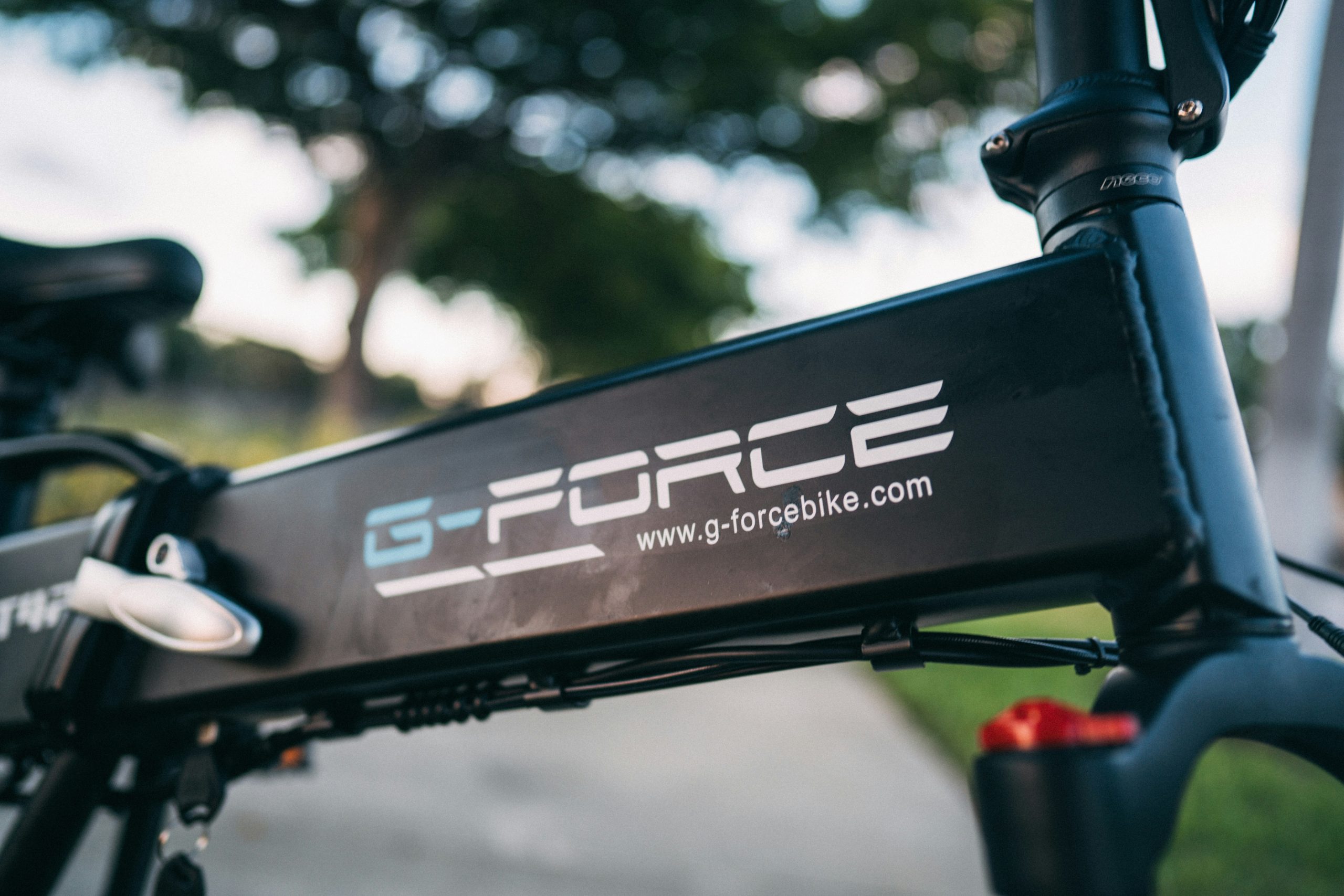 Commuting on an E-Bike Video By Global Cycling Network