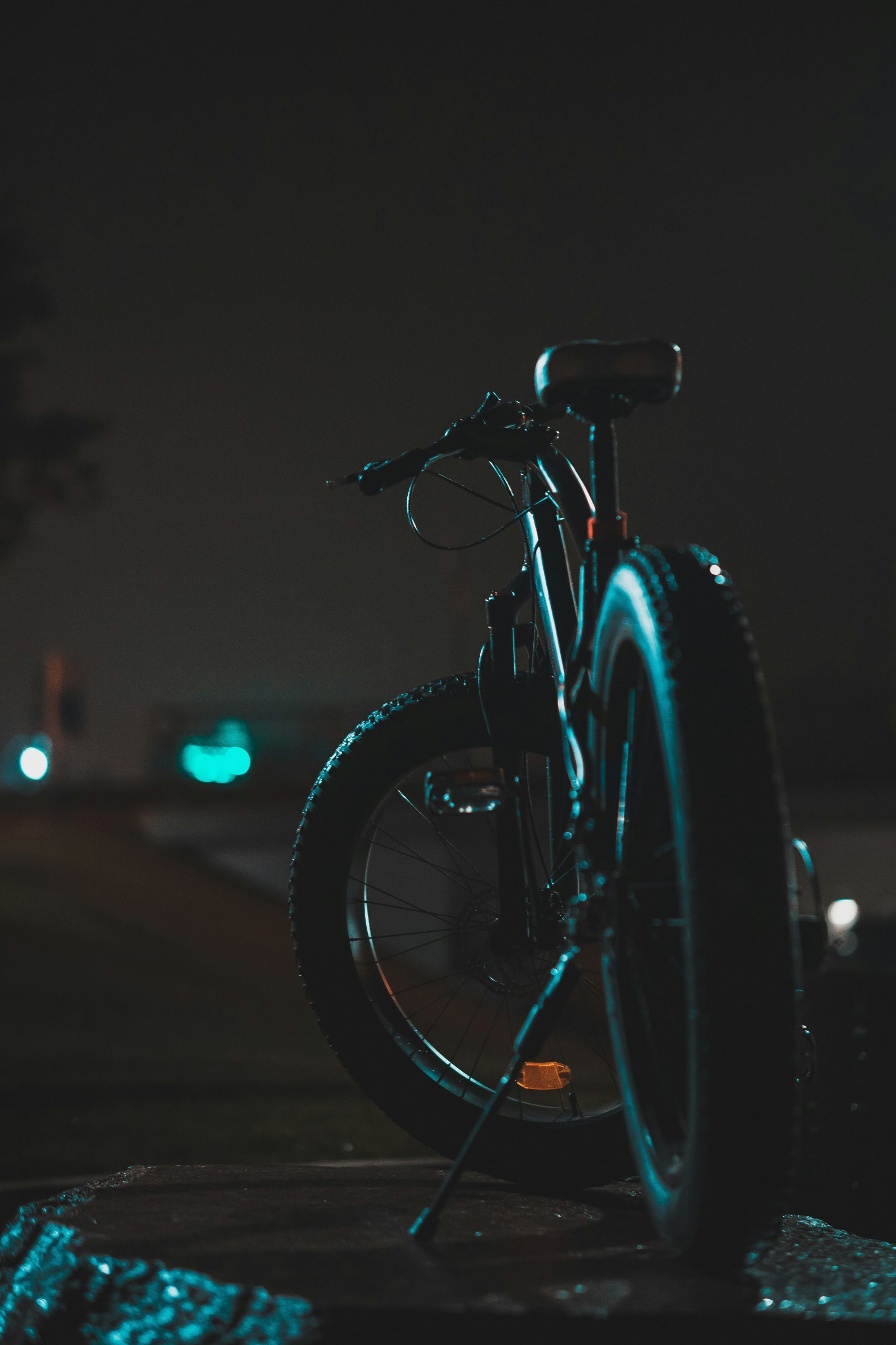 Is The Rambo Electric Bicycle Equipped With Fat Tires For Better Grip?