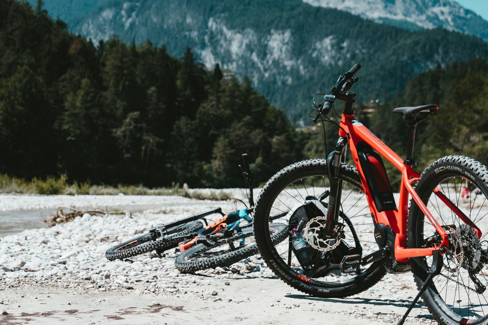 Top Electric Bike Accessories for 2025: Buyer’s Guide