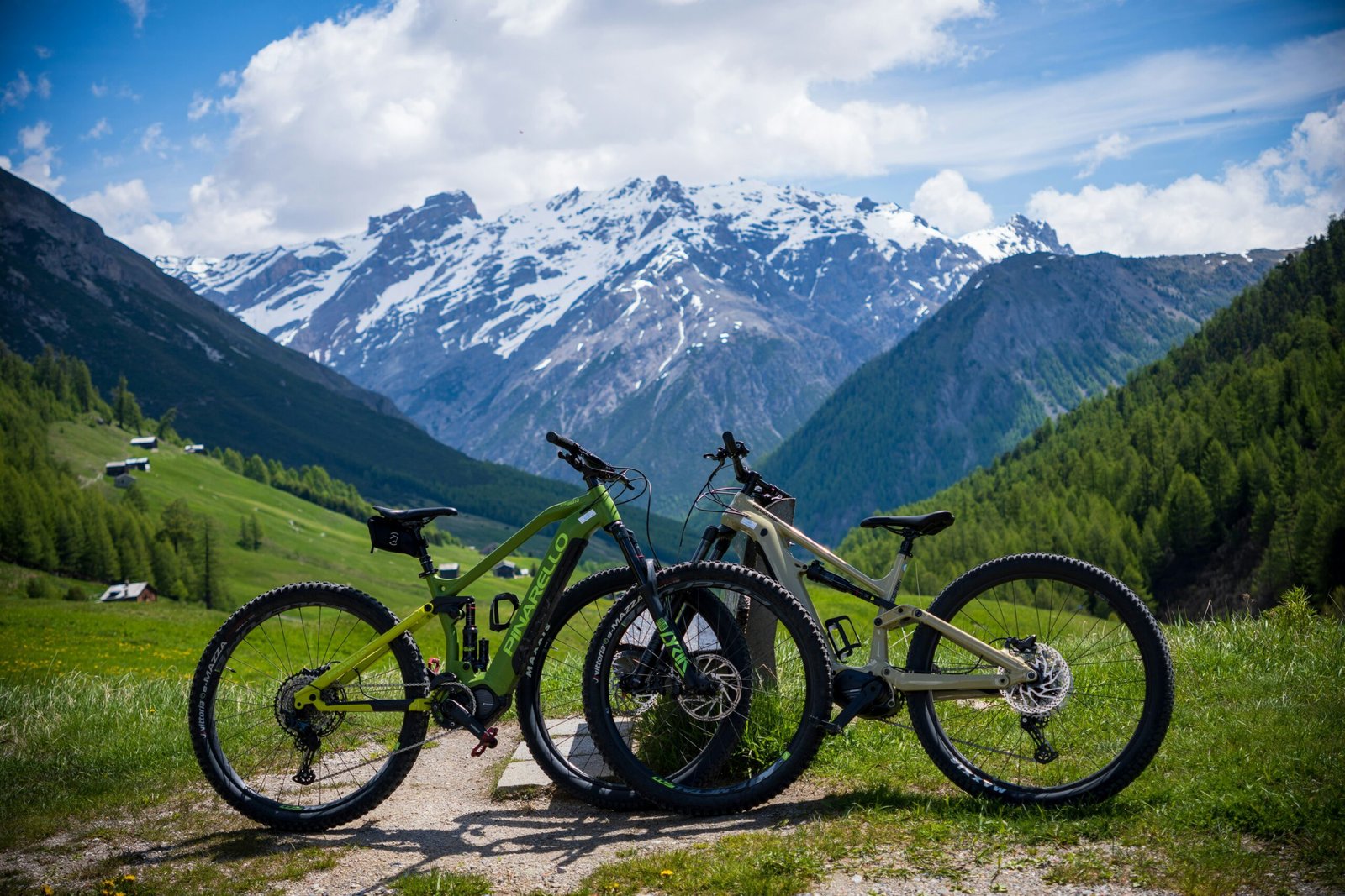 Dual-Battery eMTB: Full-Suspension Trail Performance