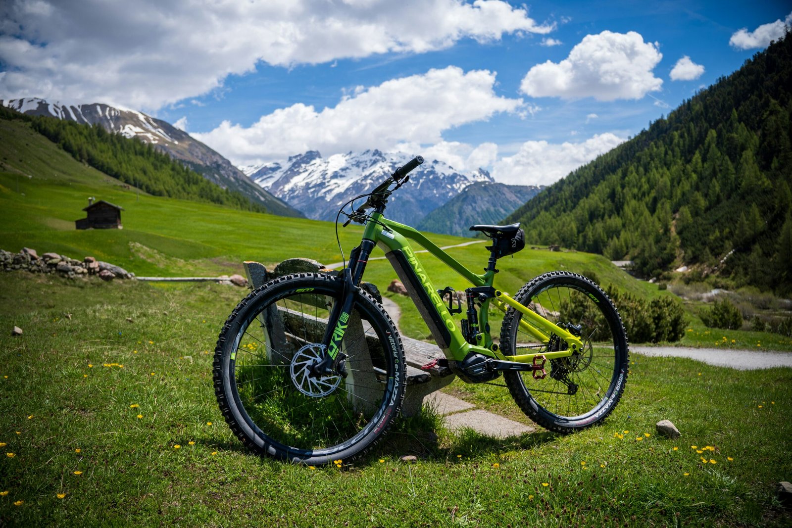 Dual-Battery eMTB: Full-Suspension Trail Performance